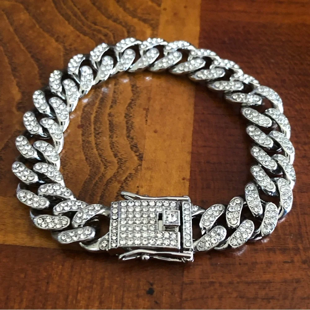 Men’s and women’s silver plated sparkle iced out Cuban chain link bracelet